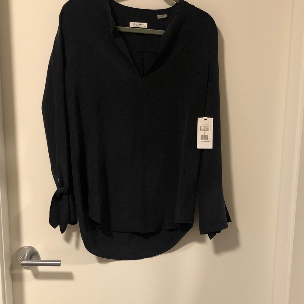 Equipment Navy V-Neck Tie-Cuff Blouse
Silk, new